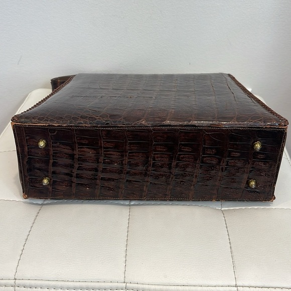 Vintage Genuine Alligator Handcrafted Handbag - Picture 7 of 9